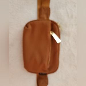 Woman's fany pack color brown